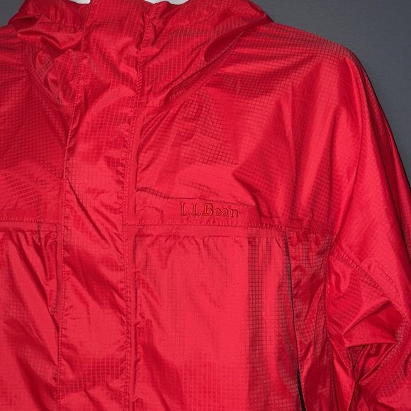 L.L Bean Nylon Jacket - Picture 3 of 8